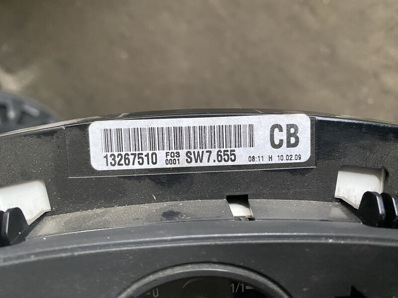 Панель приборов Opel Astra 2006 г.