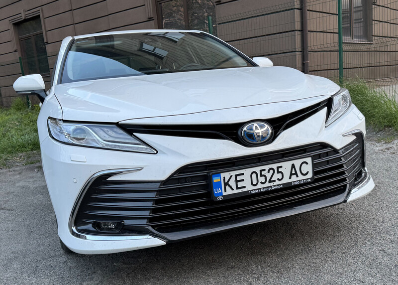Бампер передній у зборі 52119-33C50   Toyota Camry