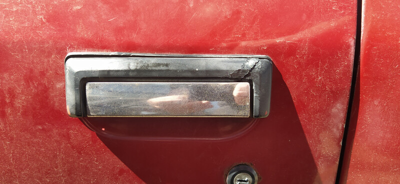 Ручка дверей зовнішня Nissan Bluebird  1988 2.0 Дизель 