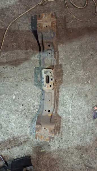 Балка кпп Mazda B-series  1999 2.5 Дизель Днепр