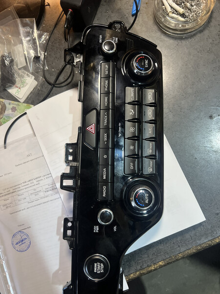 Блок управления климатом или нижник кнопки Kia Sportage 4  2020 2.0 Бензин Одесса