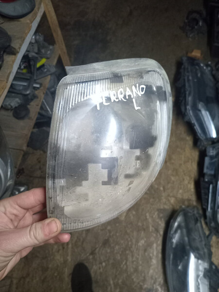 Поворотник левый Nissan Terrano  2006 2.0 Дизель Днепр