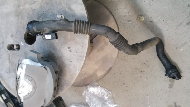 Бампер передний голый,2поворотніка Opel Vivaro  2005 універсал 1.5 Дизель 