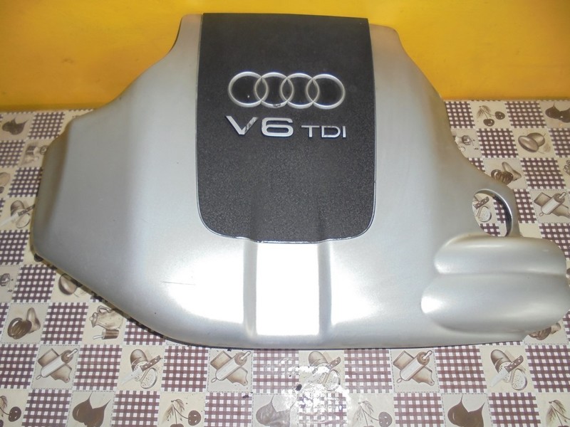 Крышка Двигателя Верхняя Audi A6 с5 кватро универсал 2000 универсал 2.5 Дизель Днепропетровск