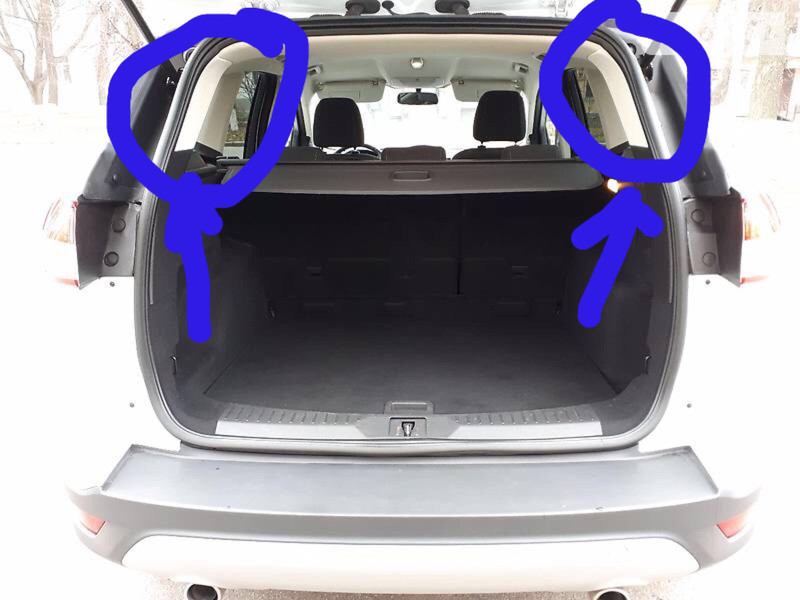 Пластик багажника Ford Kuga Escape 2013 г.  2.0 л бензин Ровно