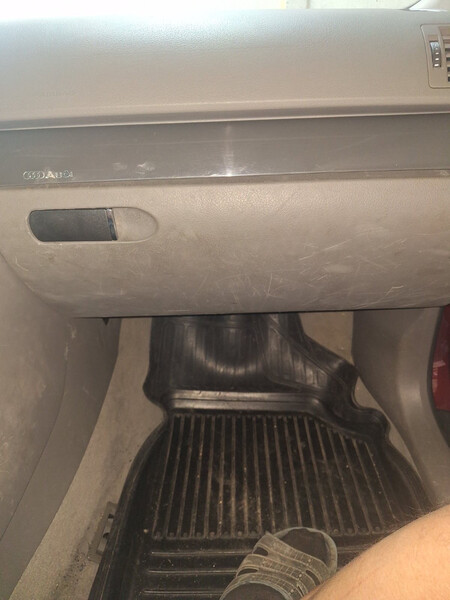 Бардачок Audi A4  2001 2.0 Бензин 