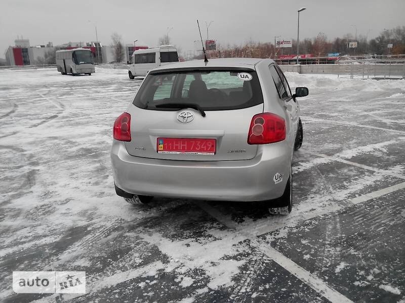 Фонарь сигнала торможения Toyota Auris  2009 1.6 Бензин Житомир