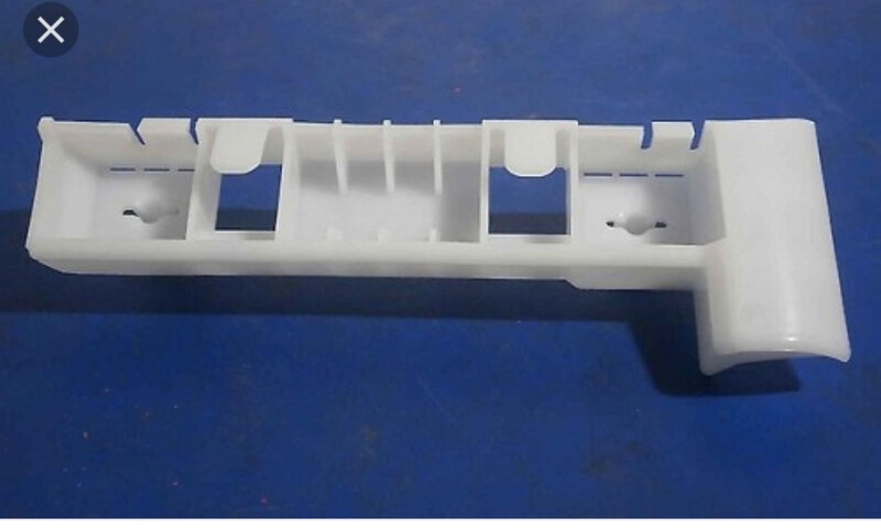 Направляющая бампера передняя правая Nissan Teana J31  2007 2.3 Бензин Днепр