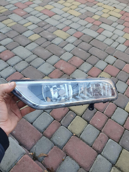 Противотуманная фара Volkswagen Passat Б7 универсал 2012 г.
