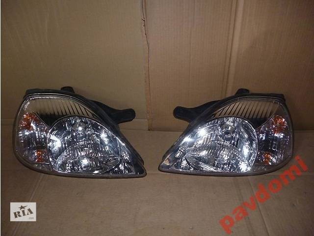 Фары Kia Rio универсал 2005 г.  1.3 л бензин Южный