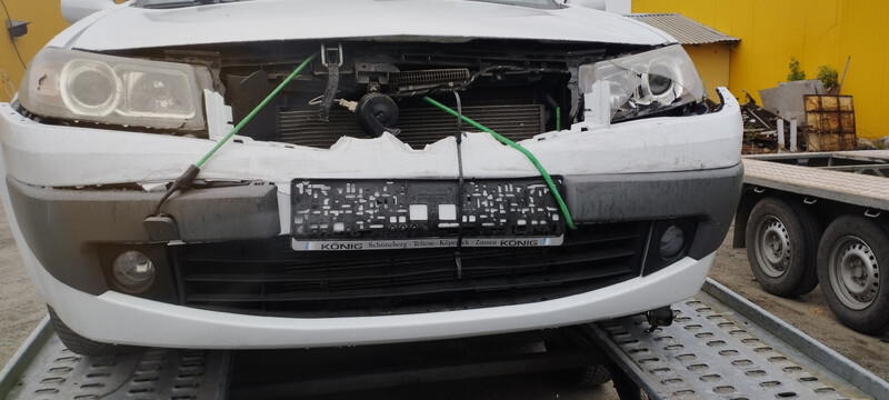 Бампер передний Renault Megane универсал 2008 г.  1.6 л бензин