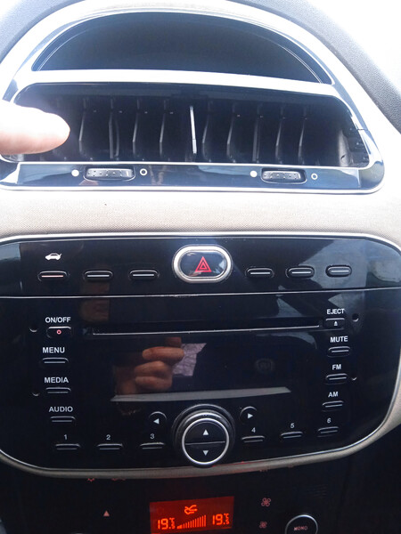 Решетка на воздуходув центральная панель салона Fiat Linea  2013 1.3 Дизель Дніпро