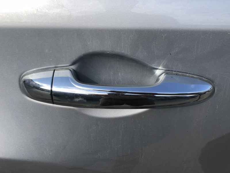 Ручка двери права передня в хромі Toyota Rav 4 2017 г.  2.5 л гибрид Ровно