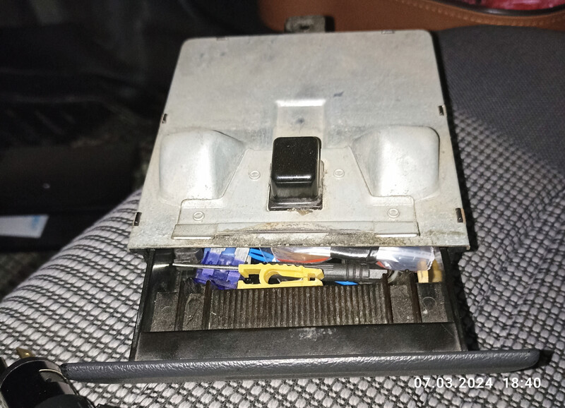 Подсветка - патрон с лампочкой для пепельницы Nissan Primera P10  1993 2.0 Дизель Тернополь