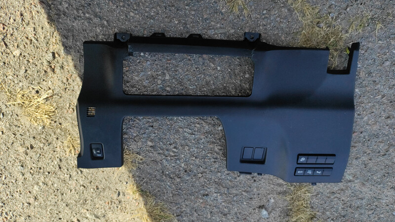 Панель под колени водителя Lexus NX 2017 г.  2.0 л бензин Кременчуг