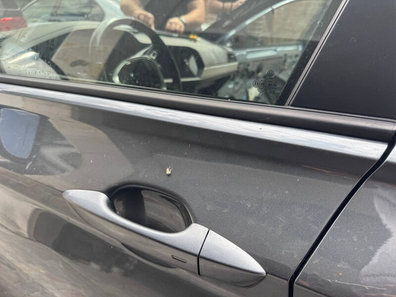 Модлдинг передний двери правий нижній резиниовий Volkswagen Jetta 7  2019  Бензин Горохов