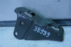 Кронштейн бампера 5208205010   Toyota Avensis