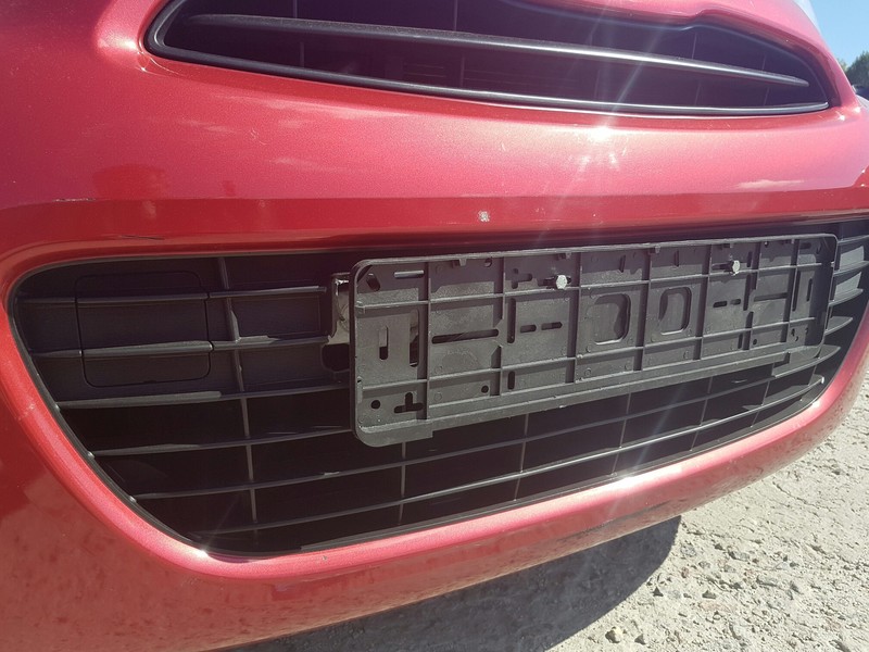 Нижняя вставка в бампер Nissan Micra K13  2015 хэтчбек 1.2 Бензин Киев