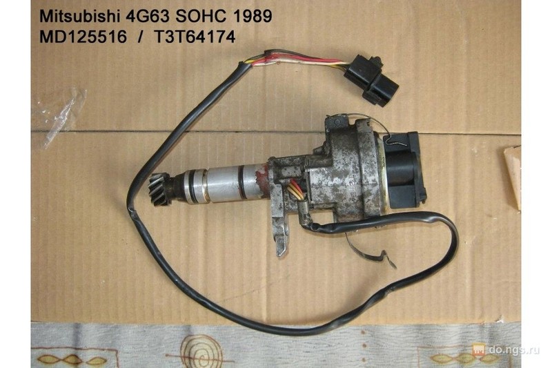 Трамблер в сборе MD125516   Mitsubishi Galant