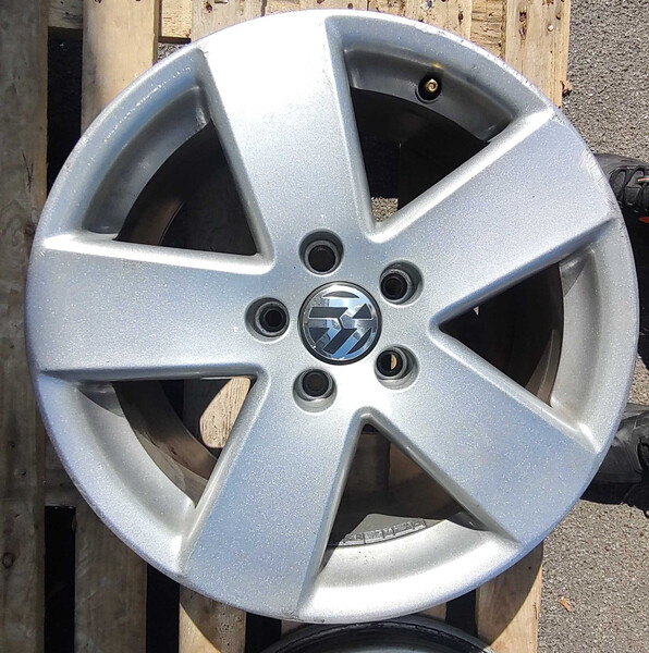 Диски р17 Volkswagen Passat  2010 универсал 1.6 Дизель Киев