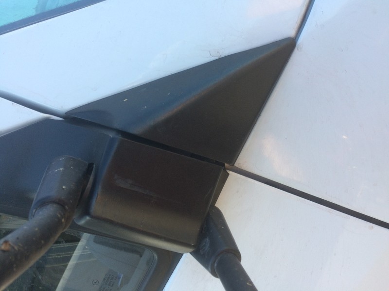 Пластиковая накладка Mercedes-Benz Sprinter 616 2004 2.7 Дизель Суми