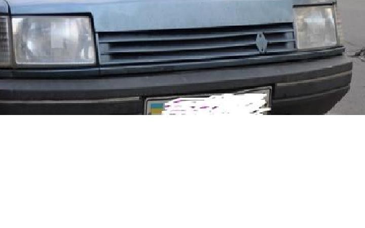 Решотка радиатора трех полосная пластиковая Renault 21  1988 1.7 Бензин Евпатория