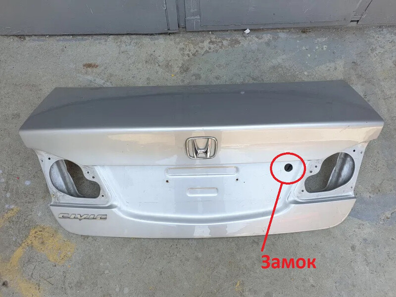 Крышка багажника голая под личинку Honda Civic 8  2008 
