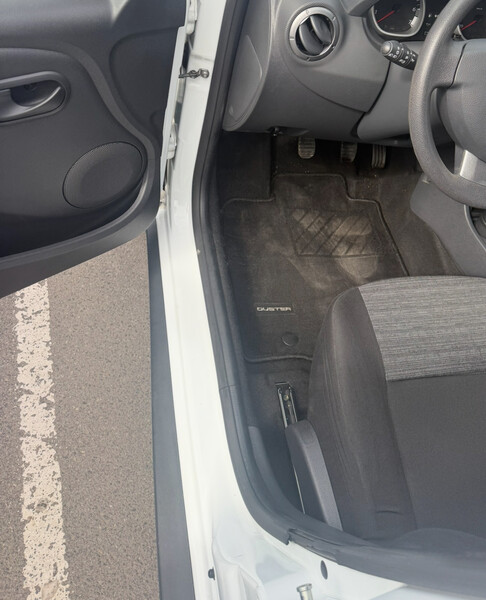 Ущільнювач передніх дверей Dacia Duster 2013 р.  1.6 л бензин Вінниця