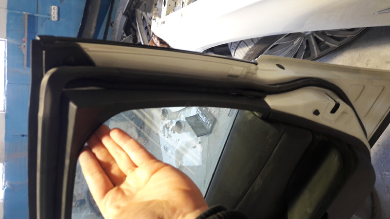 Накладка двери передней левой, пластиковая изнутри Nissan Leaf  2015 хетчбек 2.4 Электро 