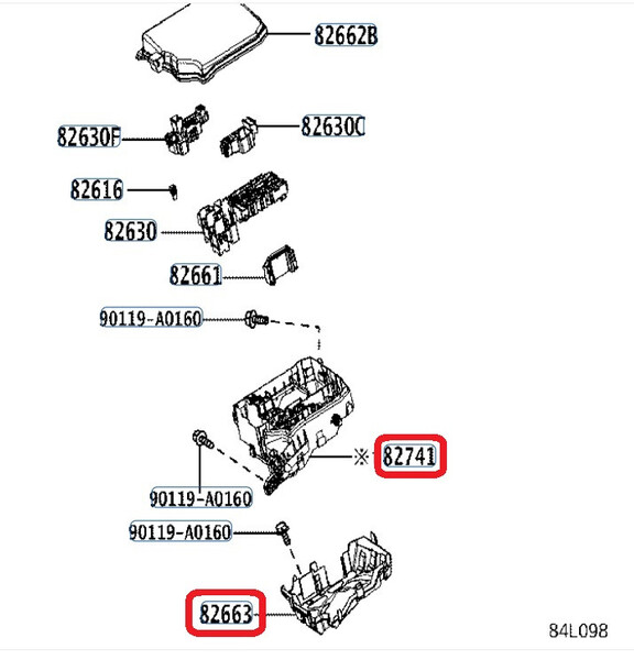 Корпус реле предохранителей Toyota Corolla 117 2018 1.8 Бензин 