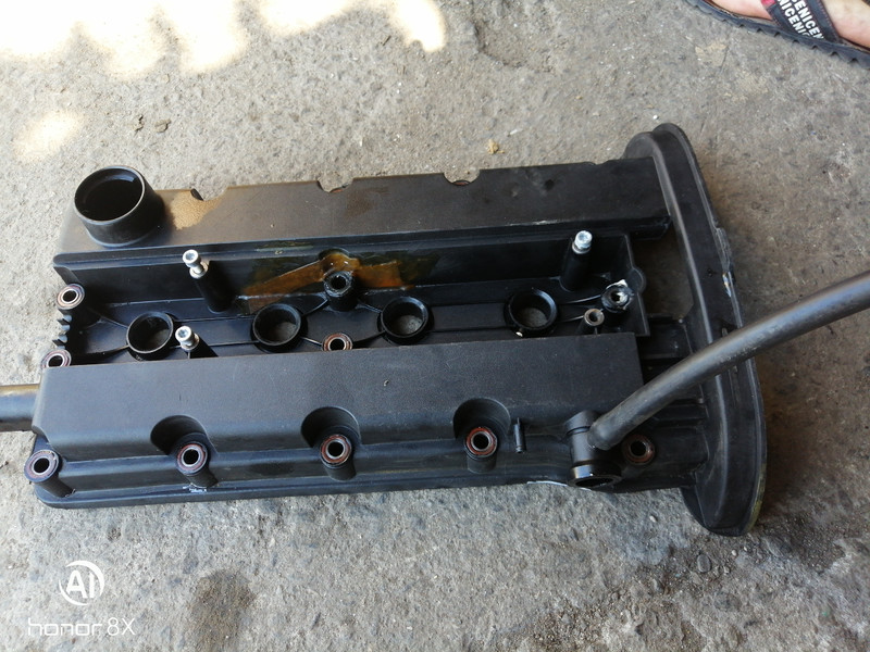 Кришка клапанів Chevrolet Aveo  2008 1.6 Бензин 