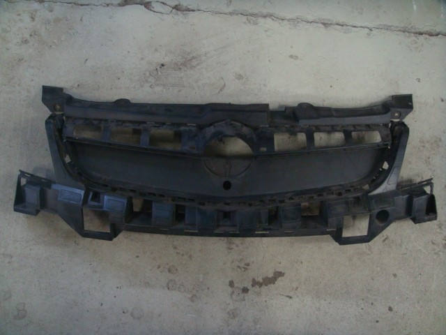 Каркас решотки радиатора 13260028   Opel Vectra