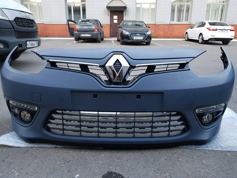 Бампер взборі Renault Fluence  2016 1.6 Бензин Тернополь