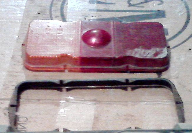 Стекла на задний фонарь Урал Урал 2000 р.  Слов'янськ