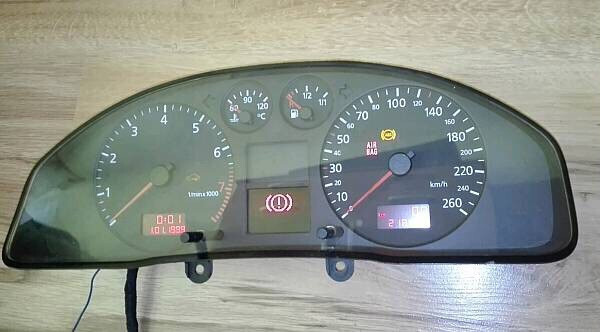 Панель приборов Audi A4 Б5 2000 купе 1.7 Бензин 