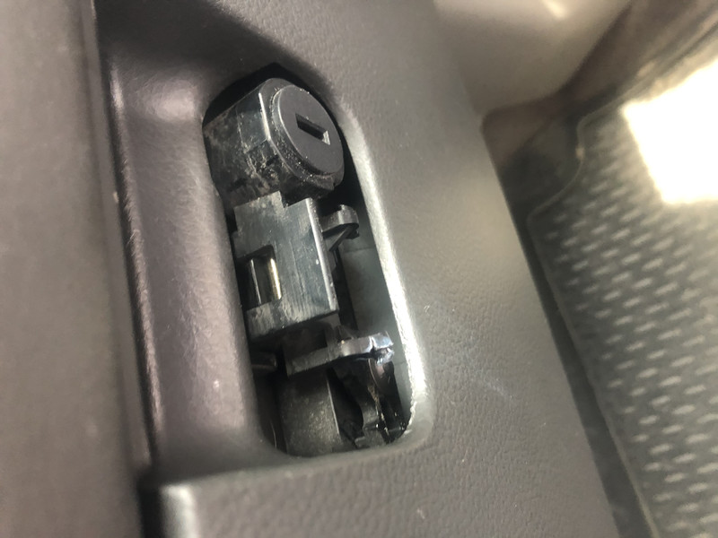 Замок бардачка Nissan X-Trail T30  2006 2.5 Бензин Днепр