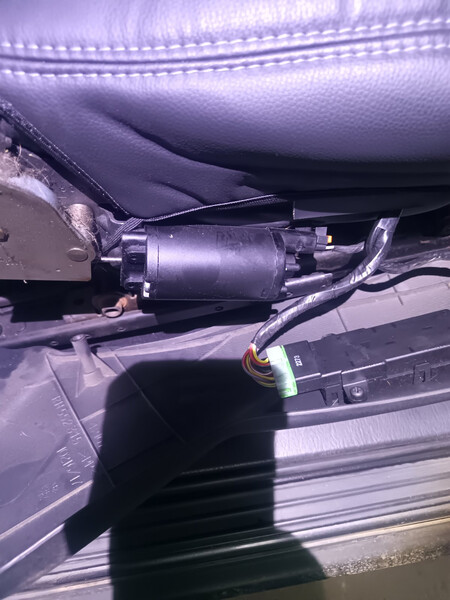 Моторчик регулеровки пасажирского сиденья Jeep Grand Cherokee wg 2004 2.7 Дизель Кривий Ріг