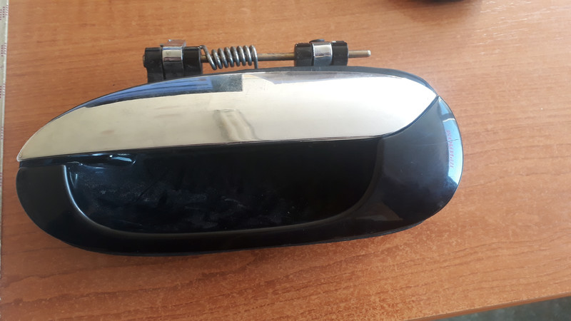 Ручка двери левая передняя наружная Kia Carens 2  2003 2.0 Дизель 