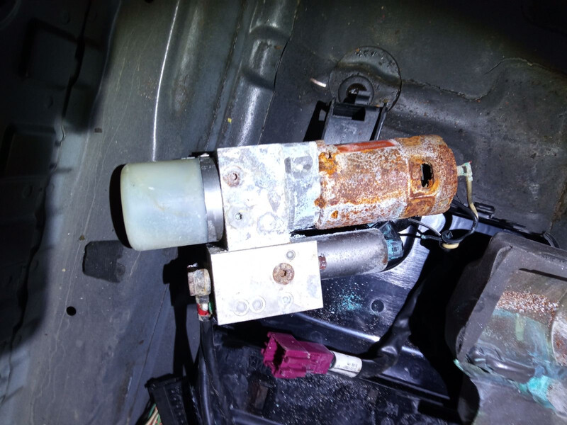 Насос крышки богажникс Mercedes-Benz M-Class W164  2007 универсал 3.0 Дизель Одесса