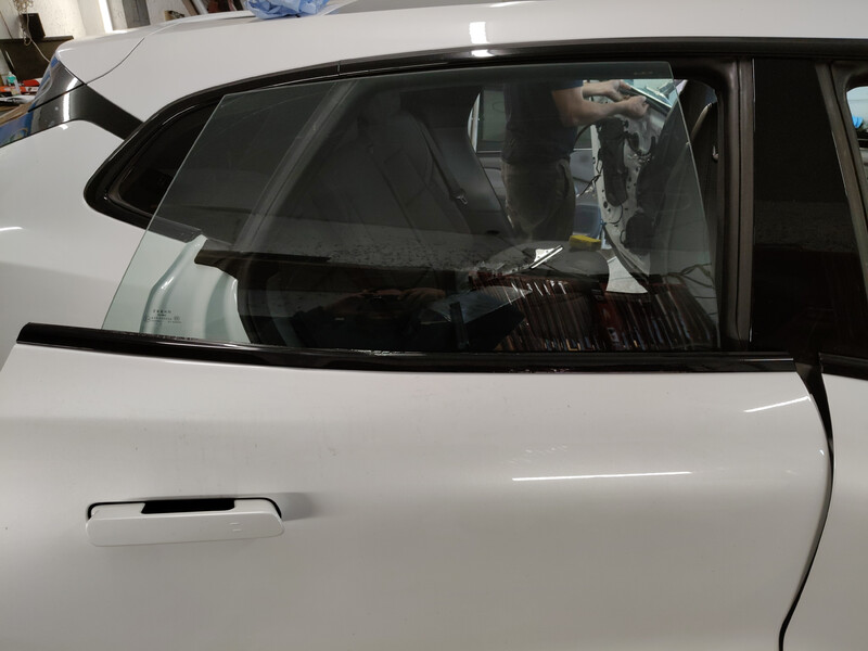 Молдинг двери стекла Zeekr 001  2024 хэтчбек 1.0 Электро Киев