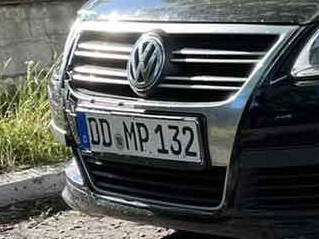 Решетка радиатора верхняя Volkswagen Passat  2010 1.6 Бензин Винница