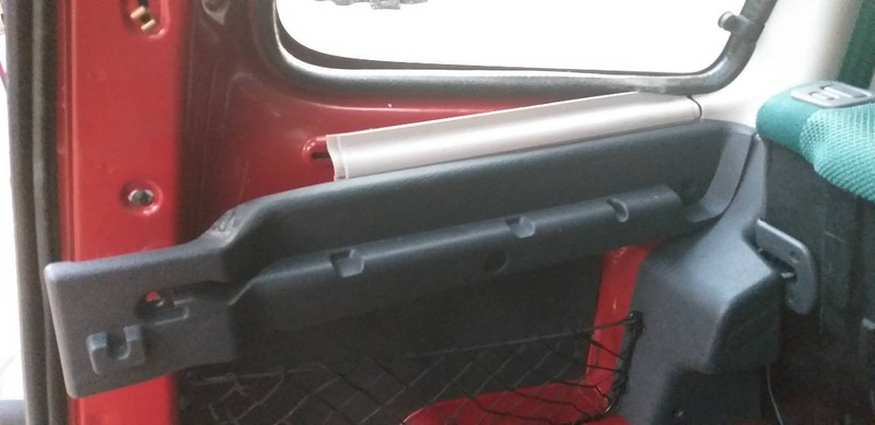 Пластик багажника Citroen Berlingo  2005 универсал 2.0 Дизель Черновцы