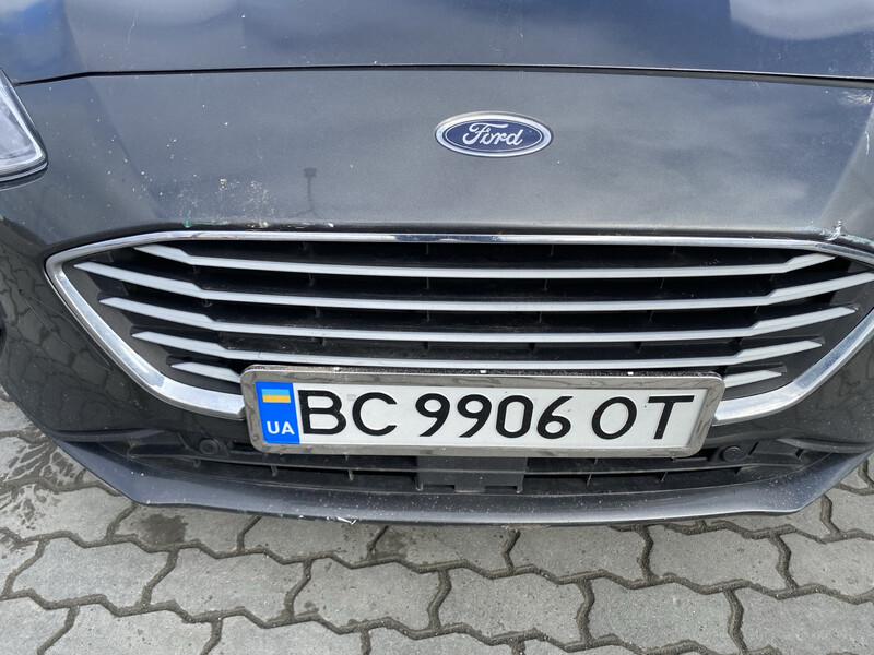 Передня решітка Ford Focus 4  2019 універсал 1.5 Дизель 