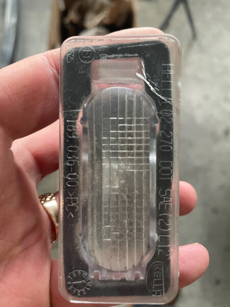 Підсвітка номера Toyota Corolla  2017 1.8 Бензин 