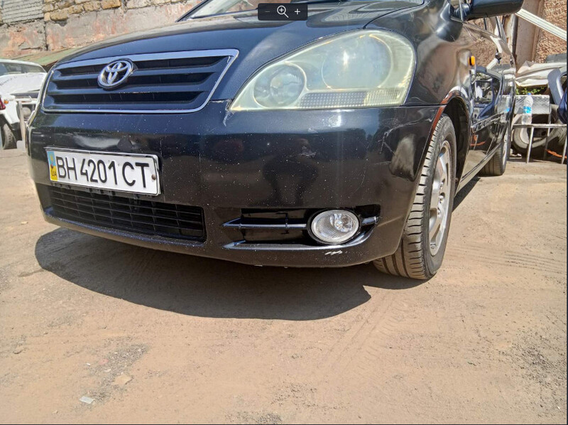 Бампер передний 5211044902   Toyota Avensis