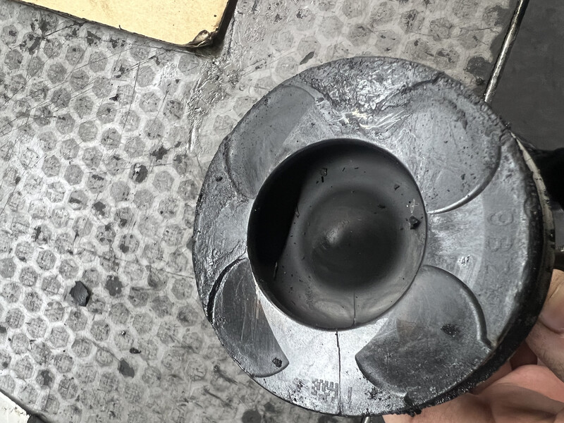 Поршня двигуна Fiat Doblo  2011 универсал 1.6 Дизель Городенка