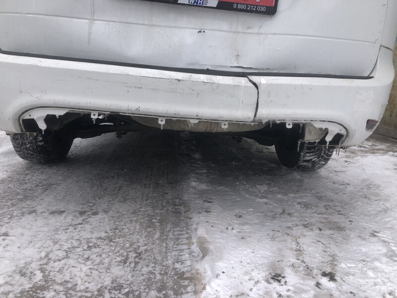 Нижняя накладка на задний бампер Ford Focus  2010 універсал 1.6 Бензин 