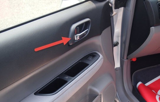 Накладка на ручку открывания двери (передняя правая дверь) Subaru Forester SG5 2.0XT 2004 2.0 Бензин Киев