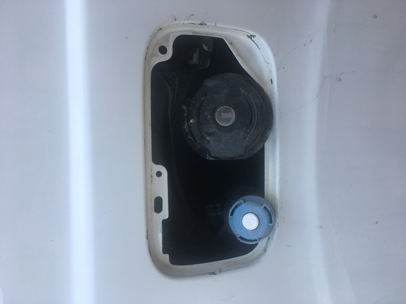 Лючок бензобака Citroen Berlingo 2016 г.  1.6 л дизель Ровно