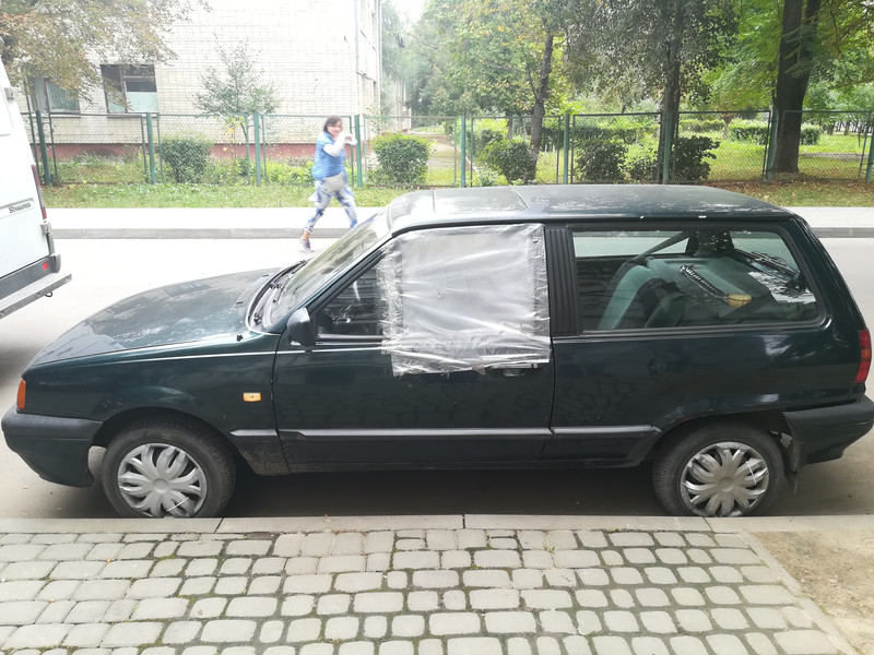 Стікло опускне водійське Volkswagen Polo 2  1993 универсал 1.0 Бензин Ивано-Франковск